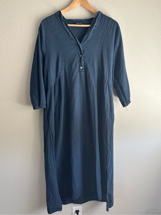 Francesca Bettini Dresses & Skirts - Linen Navy Blue V-Neck Midi Dress